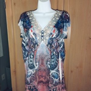 Flattering boho Tunic with lace details